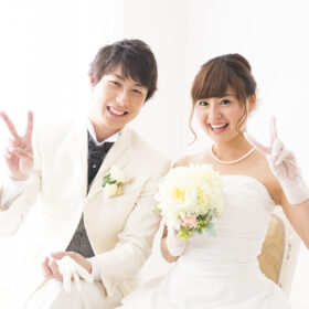 結婚相手を探す